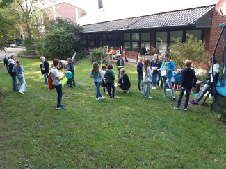 Spielenachmittag im Garten des Kindergartens