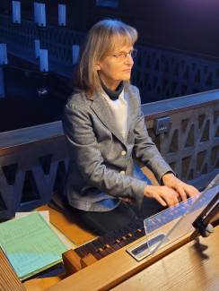 Constanze Piacentini an unserer Orgel